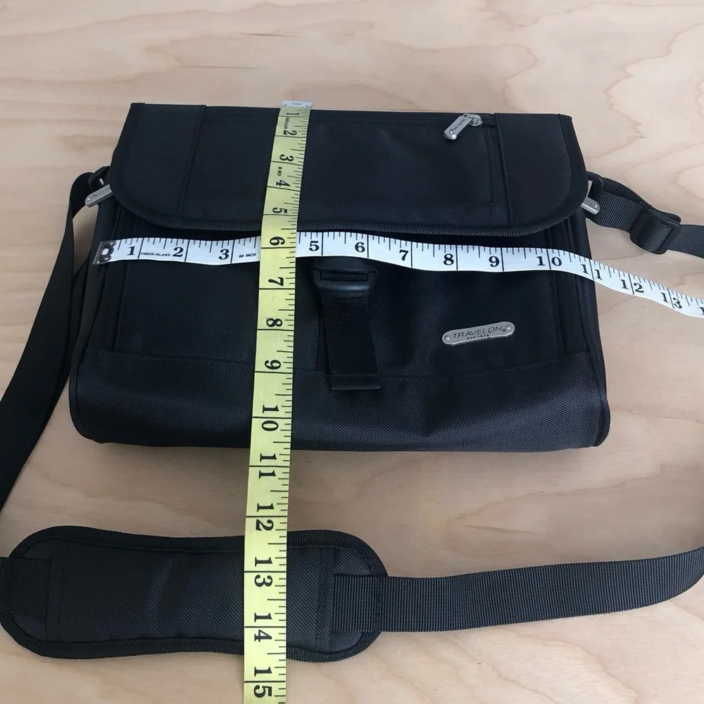 Travelon Shoulder HandBag Mens 11inX10in Adjustable Strap Black Nylon.